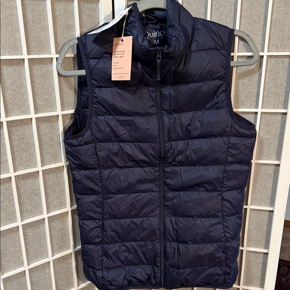 Nwt Quince Lightweight Down Packable Puffer Vest - image 1